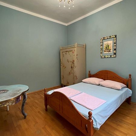 Guest House One Two Three Tiflis Exterior foto